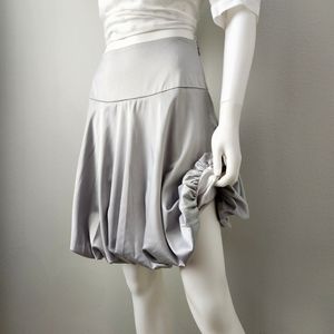 White House Black Market NWT Silky Gray Bubble Skirt With Wide Waistband, Size 0